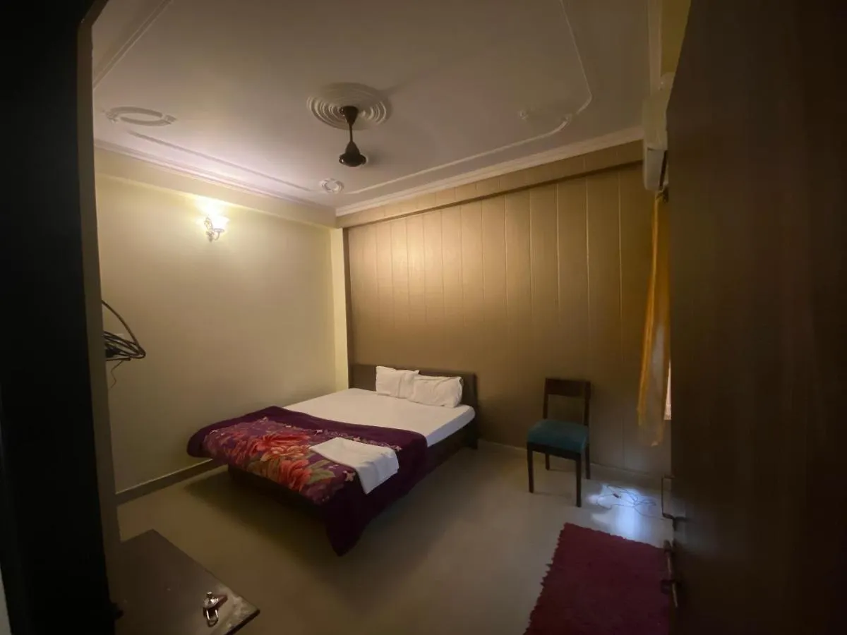 Arvi Guest House Varanasi 4*,  India